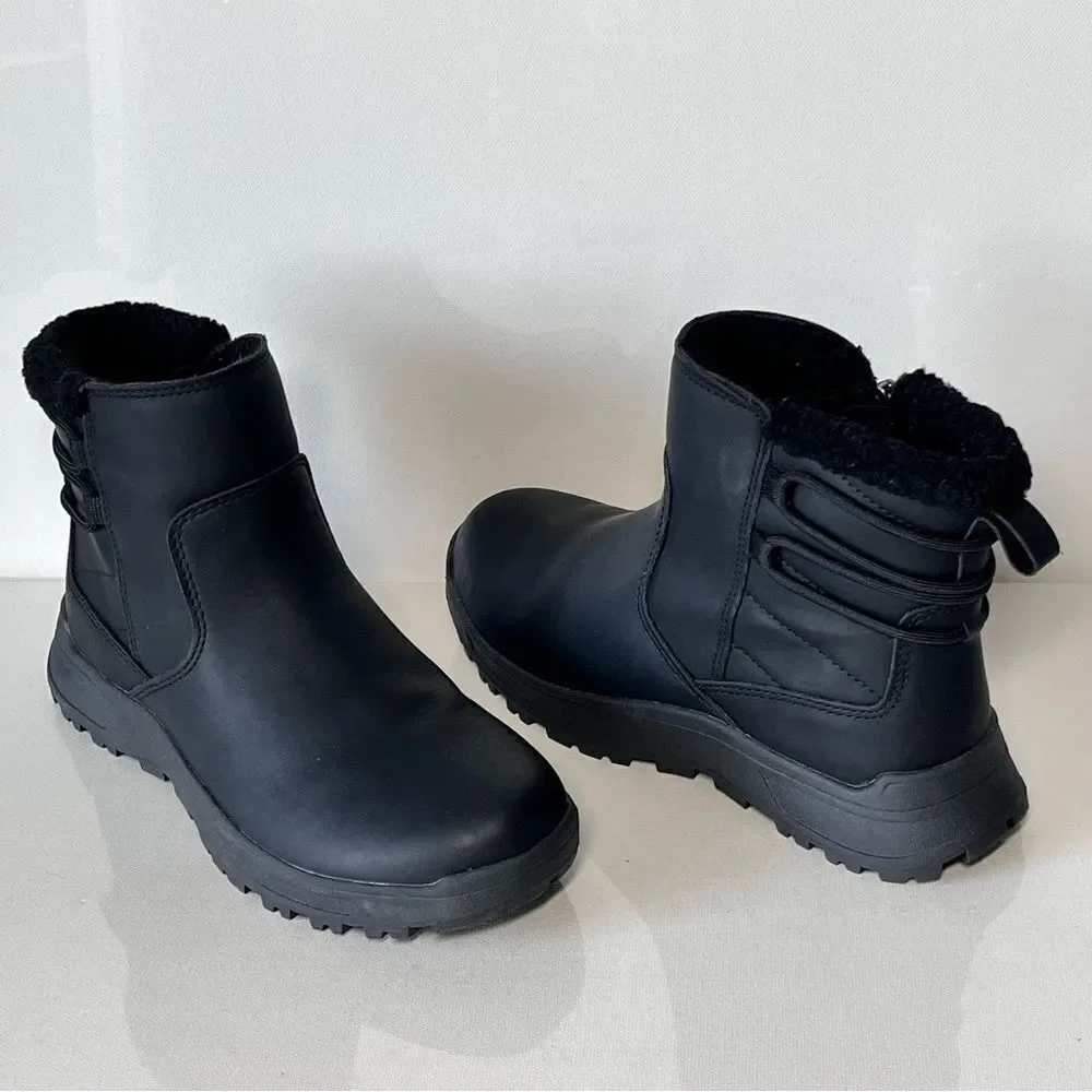 Khombu Sarah Water Repellent Ankle Boots